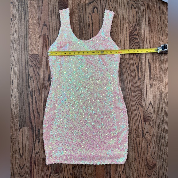 Dainty Hooligan NWT Pink Iridescent Sequin Stretch Dress Size Large - Picture 5 of 10